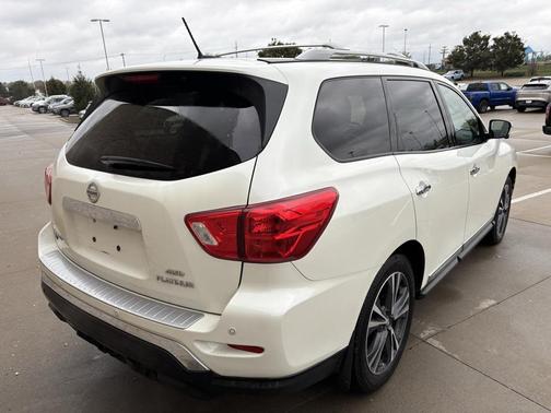 2018 Nissan Pathfinder Platinum