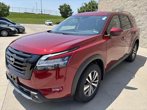 2022 Nissan Pathfinder SL 4WD