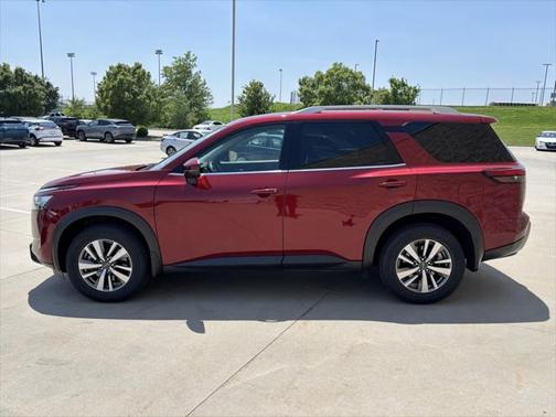 2022 Nissan Pathfinder SL 4WD