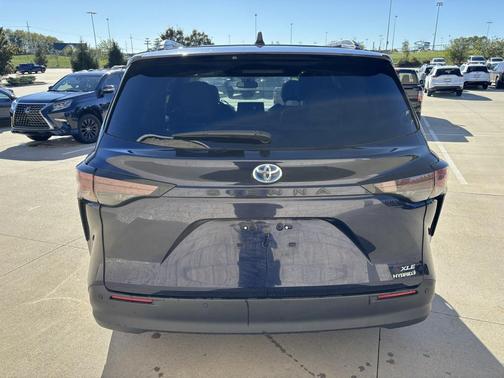 2024 Toyota Sienna XLE