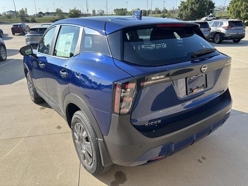 2025 Nissan Kicks S