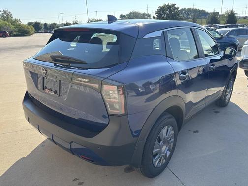 2025 Nissan Kicks S