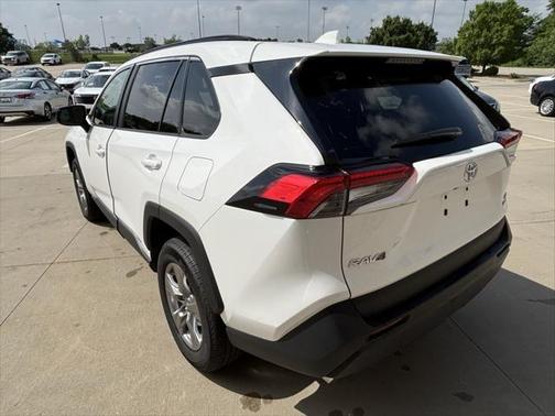 2025 Toyota RAV4 Hybrid LE
