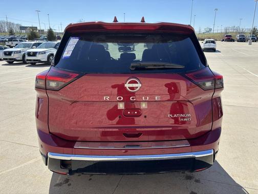 2025 Nissan Rogue Platinum