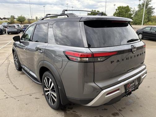 2023 Nissan Pathfinder Platinum 4WD