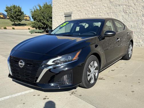 2025 Nissan Altima S FWD