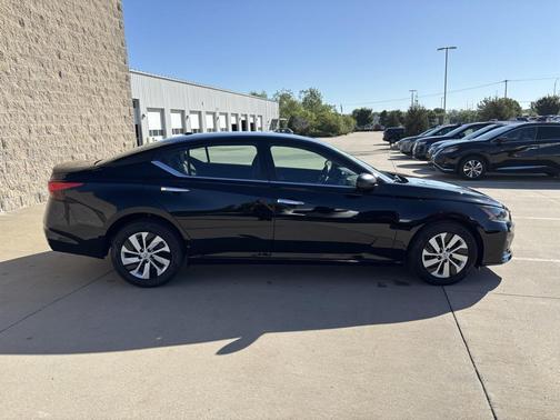 2025 Nissan Altima S FWD