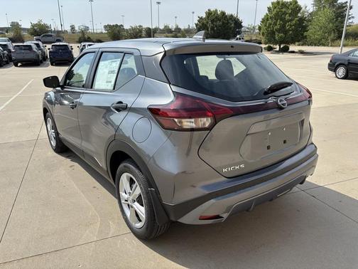 2025 Nissan Kicks S