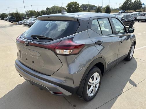 2025 Nissan Kicks S