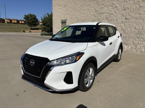 2025 Nissan Kicks Play S