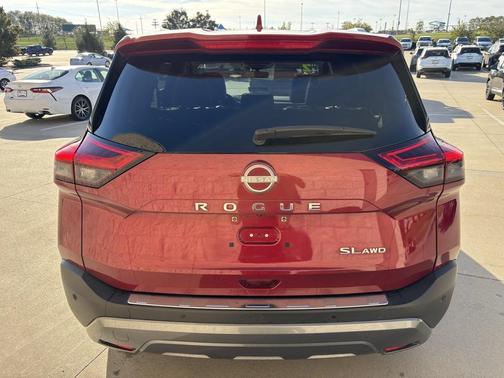 2022 Nissan Rogue SL