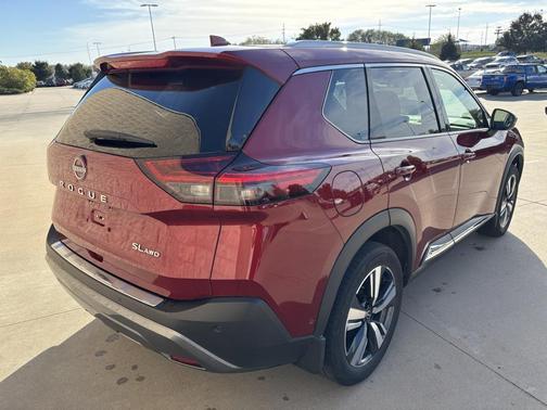 2022 Nissan Rogue SL