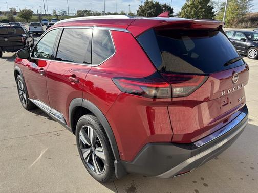 2022 Nissan Rogue SL