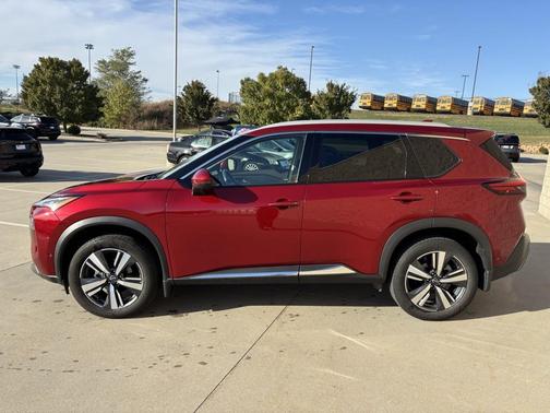 2022 Nissan Rogue SL