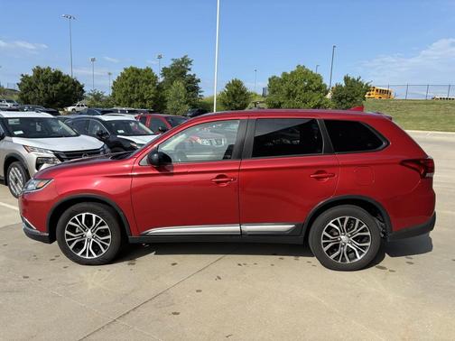 2018 Mitsubishi Outlander ES