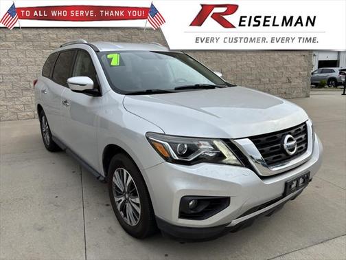 2017 Nissan Pathfinder SV