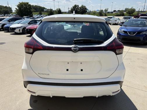 2025 Nissan Kicks S