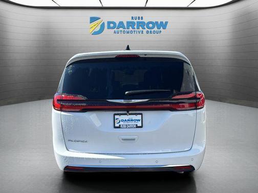 Bright White Clearcoat 2026 Chrysler Pacifica L