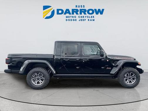 Black Clearcoat 2026 Jeep Gladiator Mojave 4x4