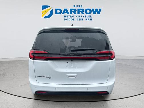 Bright White Clearcoat 2026 Chrysler Pacifica L