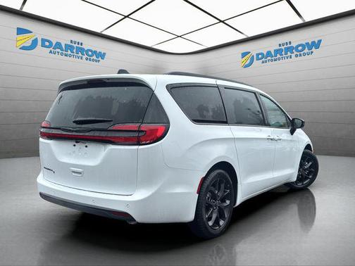 2026 Chrysler Pacifica L