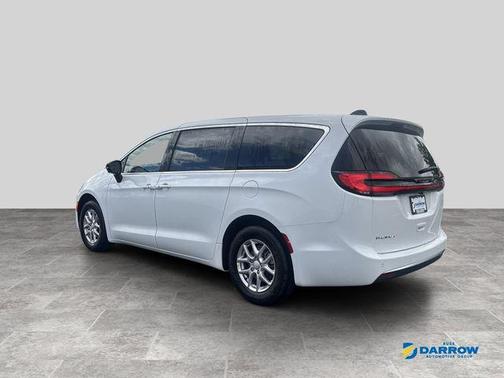 Bright White Clearcoat 2027 Chrysler Pacifica L