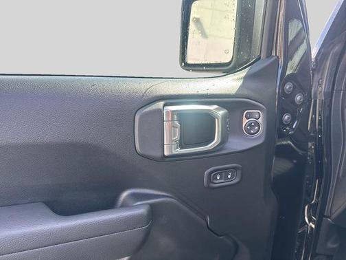 Black Clearcoat 2026 Jeep Gladiator 85th Anniversary Edition