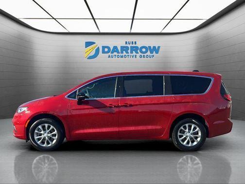 Red Hot Pearlcoat 2026 Chrysler Pacifica Limited