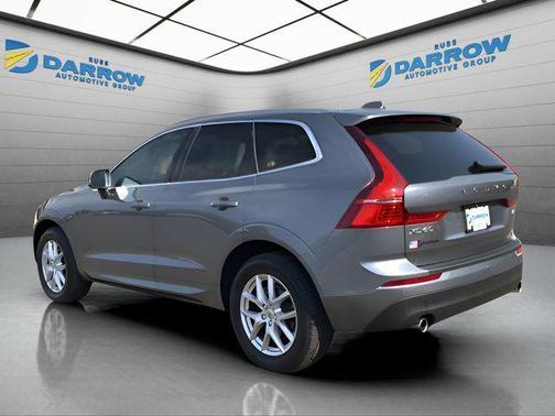 Bright Silver Metallic 2021 Volvo XC60 T5 Momentum