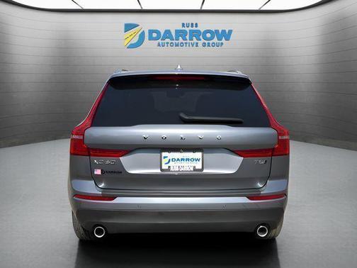 Bright Silver Metallic 2021 Volvo XC60 T5 Momentum