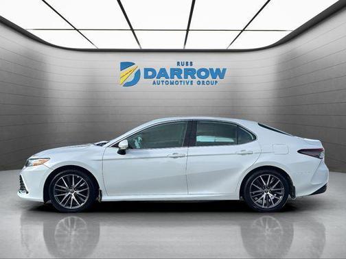 2022 Toyota Camry Hybrid XLE