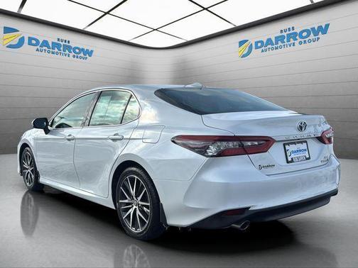 2022 Toyota Camry Hybrid XLE