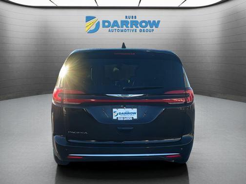 Diamond Black Crystal Pearlcoat 2026 Chrysler Pacifica L