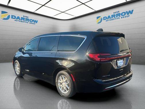 Diamond Black Crystal Pearlcoat 2026 Chrysler Pacifica L