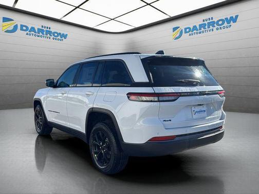 Bright White Clearcoat 2026 Jeep Grand Cherokee Altitude