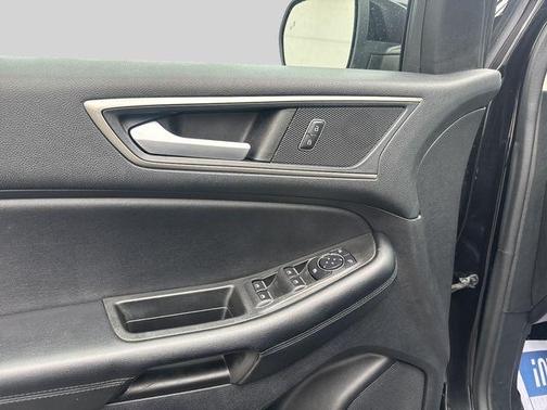 Black Metallic 2022 Ford Edge SEL