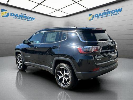 Diamond Black Crystal Pearlcoat 2026 Jeep Compass Limited