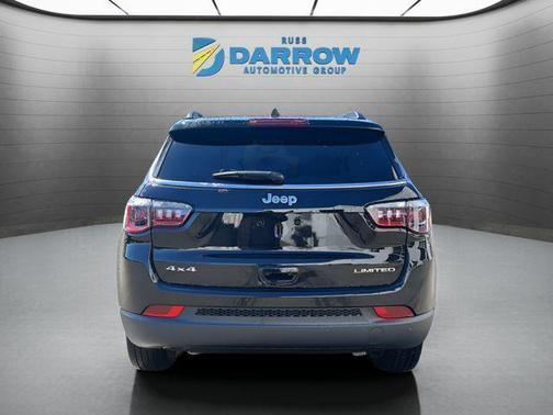 Diamond Black Crystal Pearlcoat 2026 Jeep Compass Limited