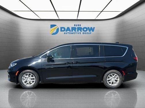 Diamond Black Crystal Pearlcoat 2026 Chrysler Pacifica L