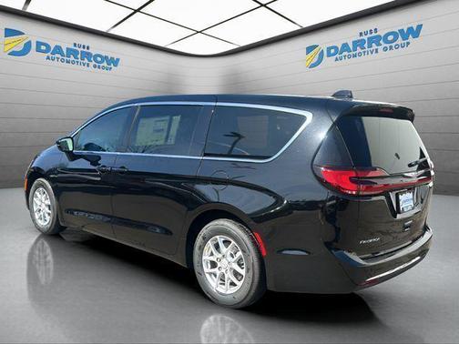 Diamond Black Crystal Pearlcoat 2026 Chrysler Pacifica L