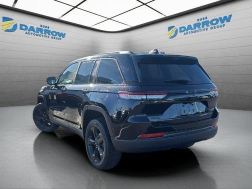 Diamond Black Crystal Pearlcoat 2025 Jeep Grand Cherokee Limited