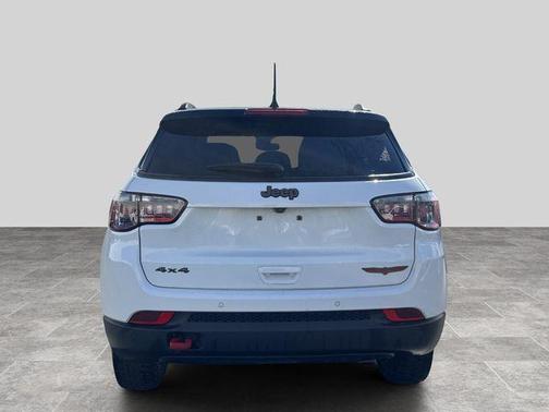Bright White Clearcoat 2025 Jeep Compass Trailhawk