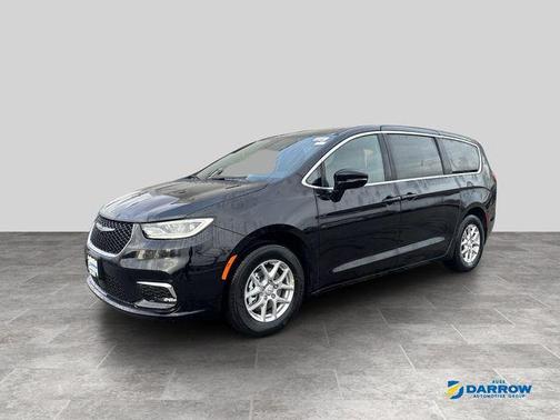 Diamond Black Crystal Pearlcoat 2026 Chrysler Pacifica L