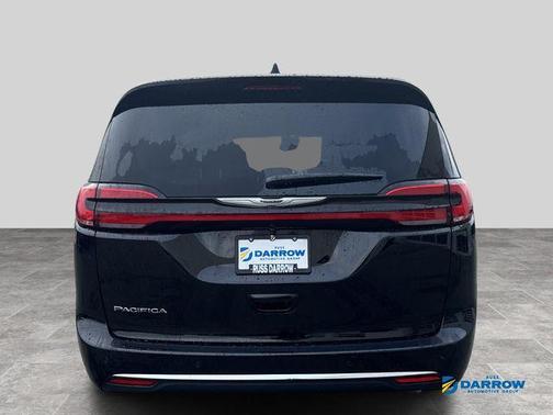 Diamond Black Crystal Pearlcoat 2026 Chrysler Pacifica L