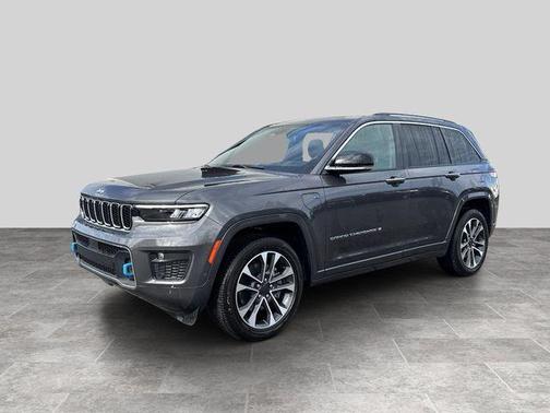 Baltic Gray Metallic Clearcoat 2023 Jeep Grand Cherokee 4xe Overland