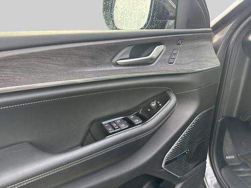 Baltic Gray Metallic Clearcoat 2023 Jeep Grand Cherokee 4xe Overland