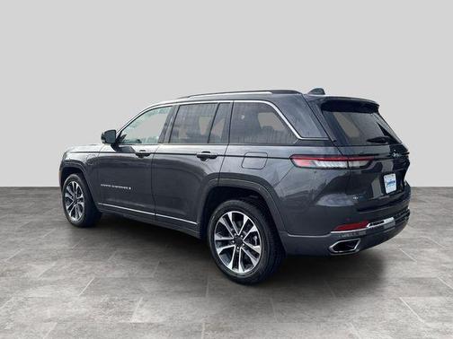 Baltic Gray Metallic Clearcoat 2023 Jeep Grand Cherokee 4xe Overland