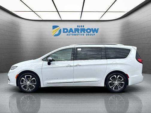 Bright White Clearcoat 2026 Chrysler Pacifica L