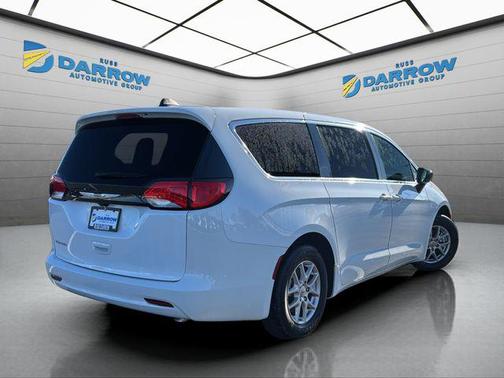 2024 Chrysler Voyager LX