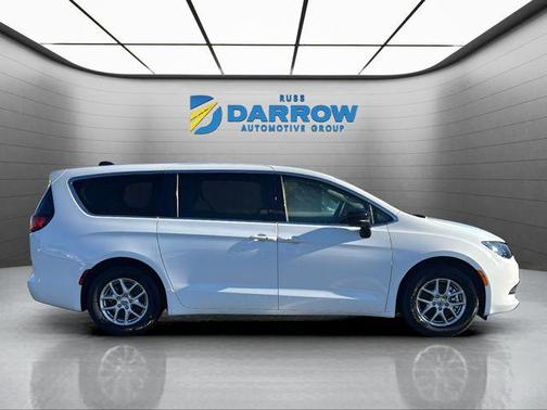 2024 Chrysler Voyager LX